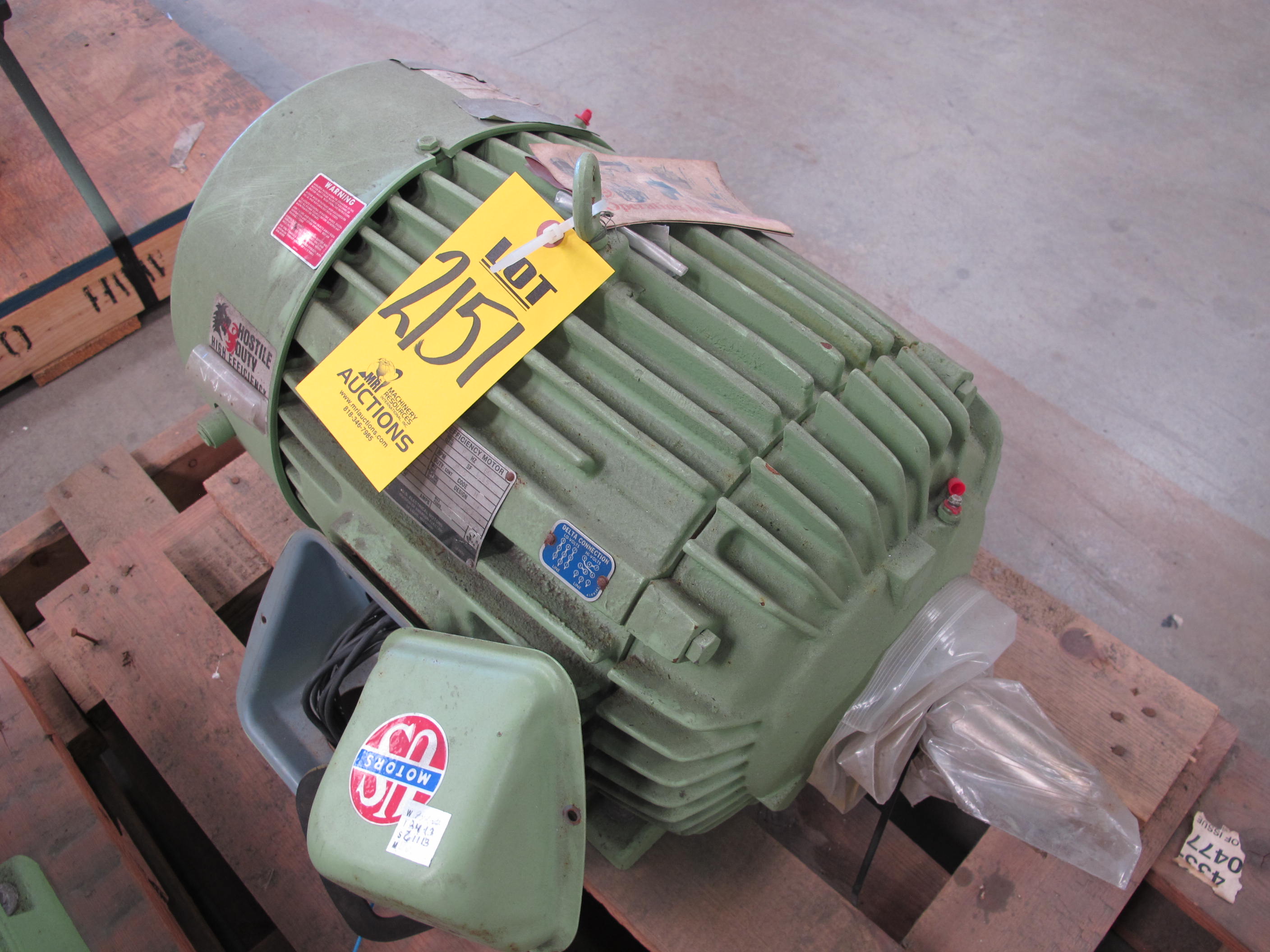 MOTOR, ELECTRIC TYPE, 20 HORSEPOWER, 460 VAC ELEC RATING, 3600 RPM, 256T FRAME, 24.9 AMPS, TEFC ENCLOSURE, 1.0 SERVICE FACTOR. HORIZONTAL, NEMA DESIGN TYPE B, INSULATION CLASS B, 80 DEGREE C MAX TEMP RISE OVER 40 DEGREE C AMBIENT (W-44) LOADING & HANDLING FEE $15-